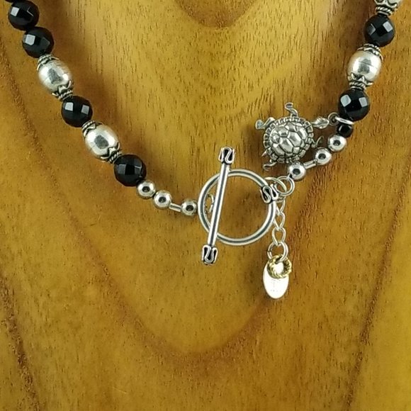 Red Coral and Black Onyx Necklace - Picture 5 of 5